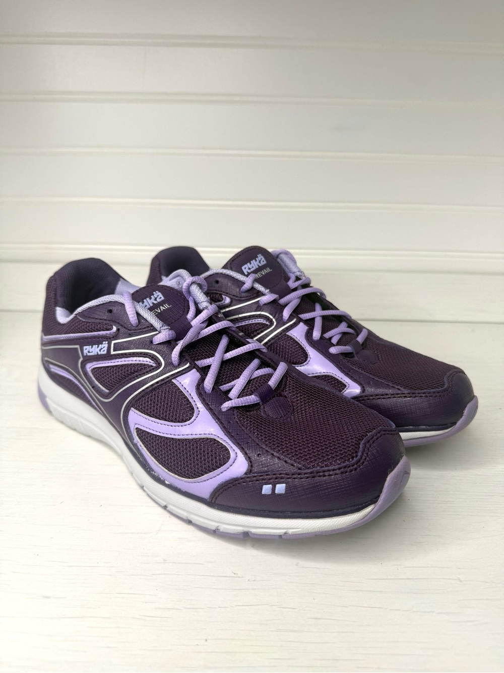 Women’s Ryka Two-Tone Purple and Lavender Walking Shoes - Size 9. Like New!